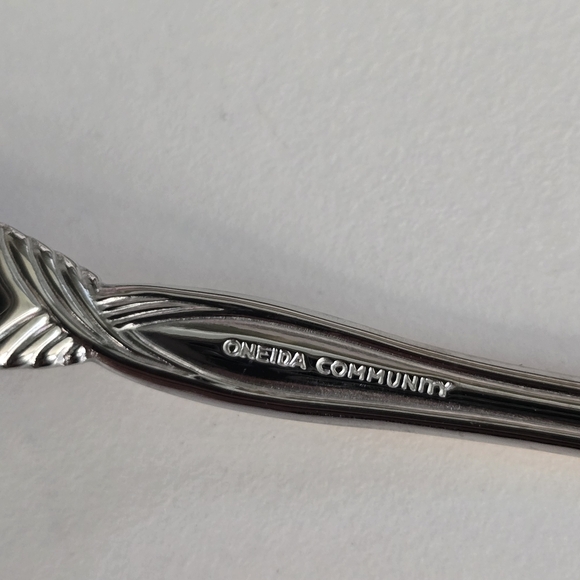 Vintage Gold Twist Handle Stainless Steel Serving Flatware Set (4 pcs) - Picture 3 of 3